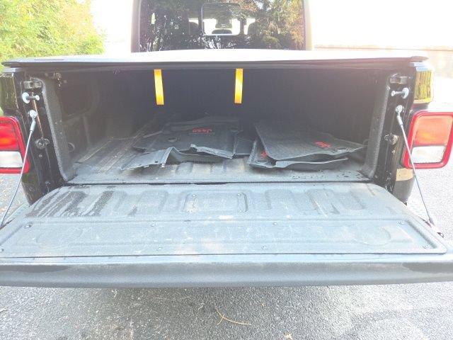 Used 2025 Jeep Gladiator Sport AWD/4WD image 31