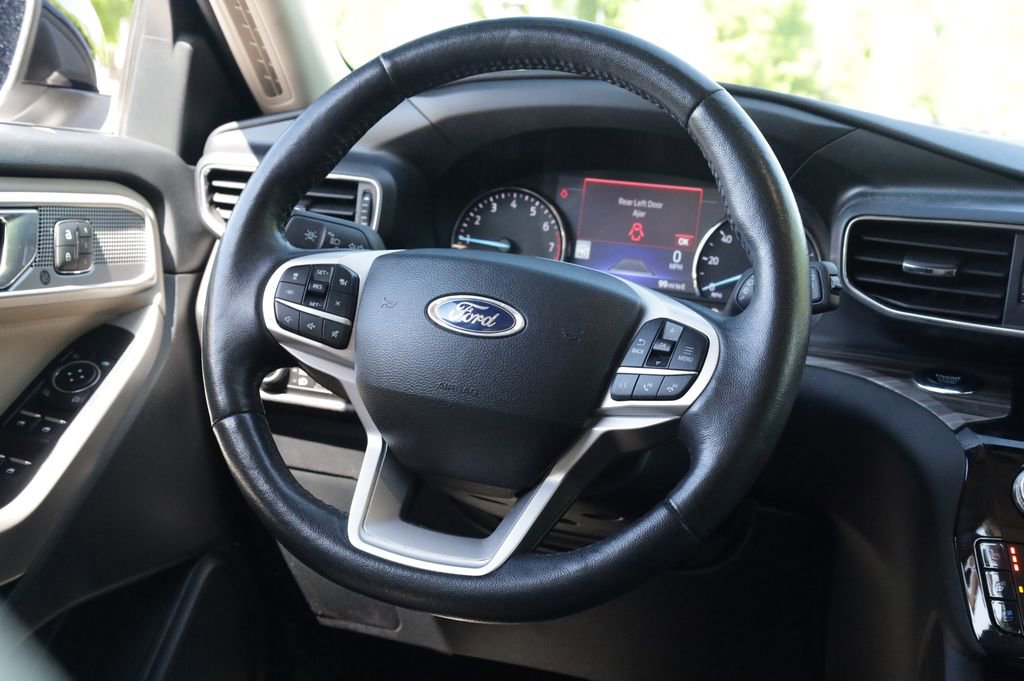 Used 2023 Ford Explorer Limited w/ Equipment Group 301A RWD image 6