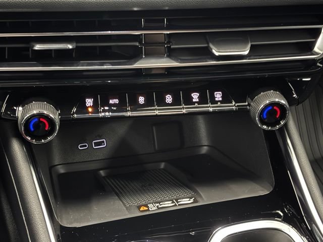 New 2027 Chevrolet Traverse LT w/ Driver Confidence Package FWD image 38