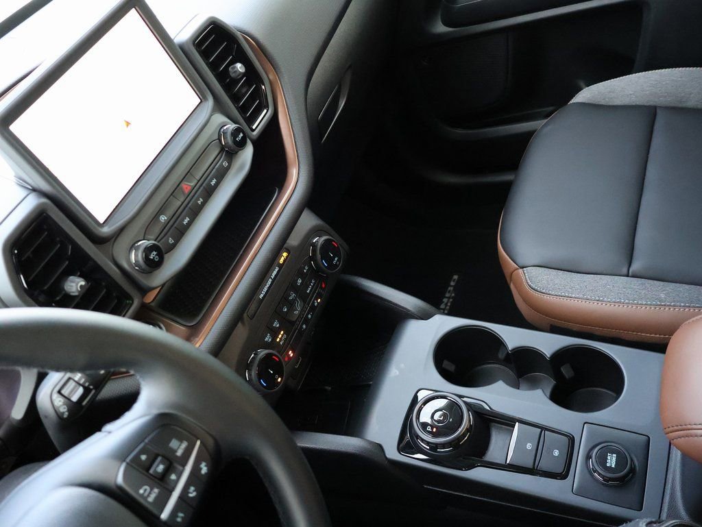 Used 2024 Ford Bronco Sport Outer Banks w/ Tech Package image 18