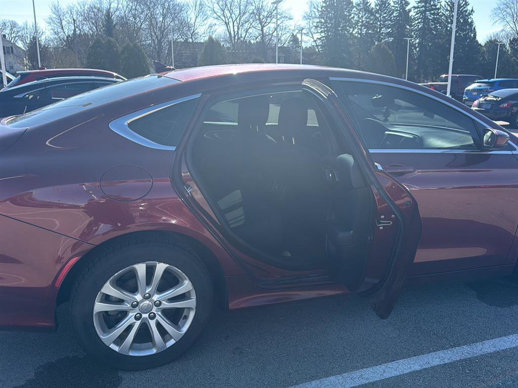 Used 2015 Chrysler 200 Limited w/ Convenience Group image 19