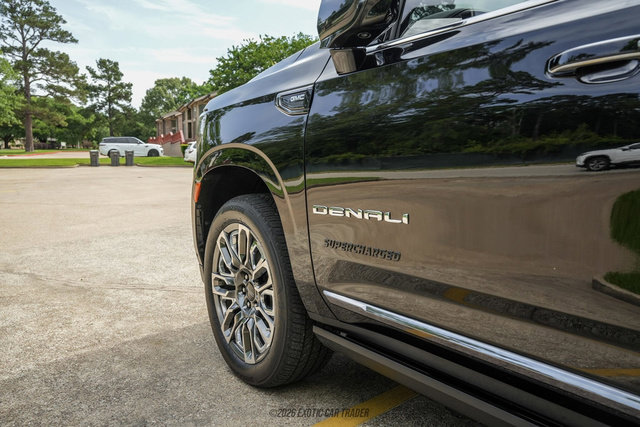 Used 2024 GMC Yukon Denali Ultimate w/ LPO, Floor Liner Package AWD/4WD image 67