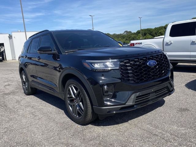 Used 2025 Ford Explorer ST-Line w/ Premium Package RWD image 1