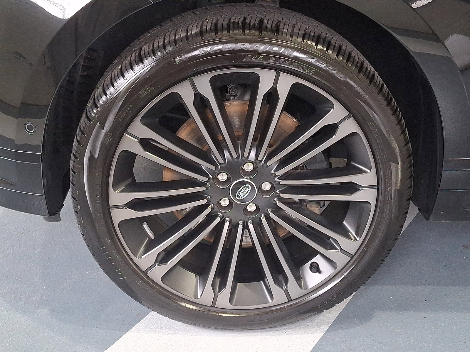 Certified 2026 Land Rover Range Rover Velar Dynamic SE AWD/4WD image 8