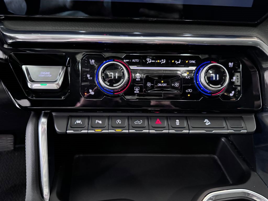 Certified 2025 GMC Sierra 1500 Denali image 21