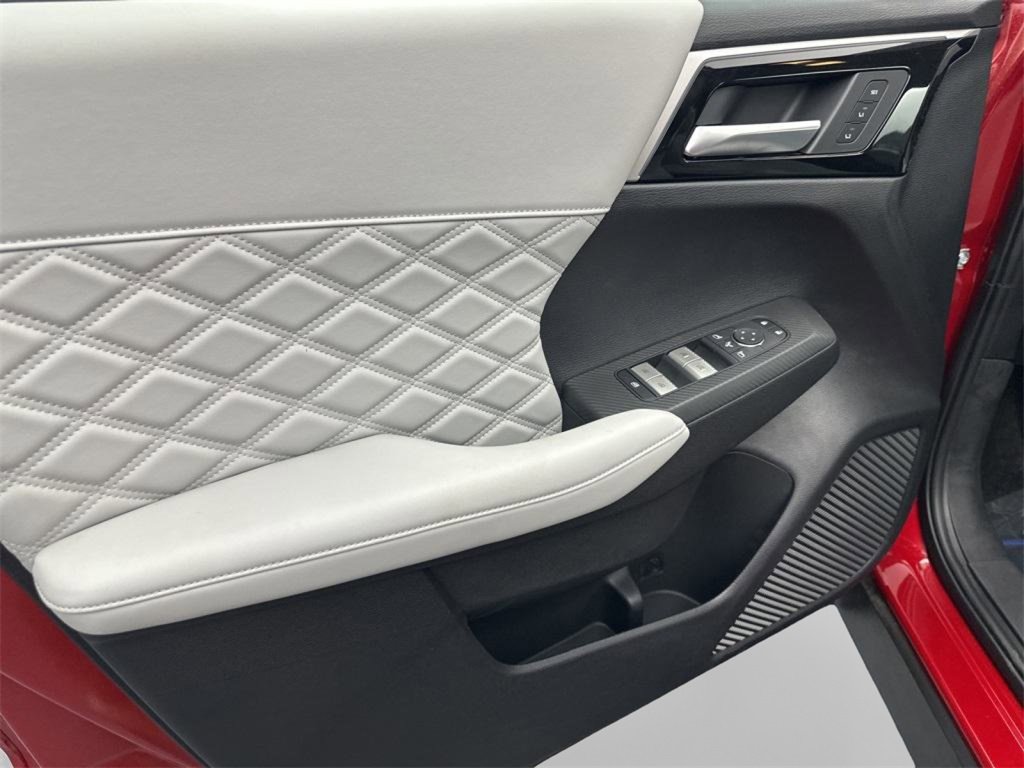 New 2025 Mitsubishi Outlander SEL image 13