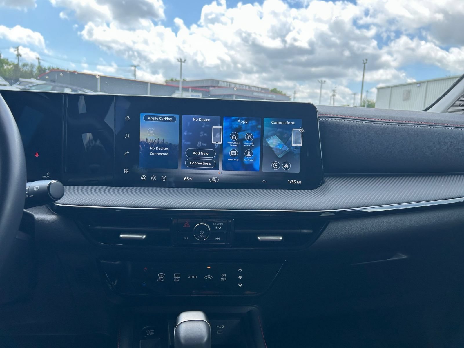 Used 2026 Nissan Kicks SR FWD image 17