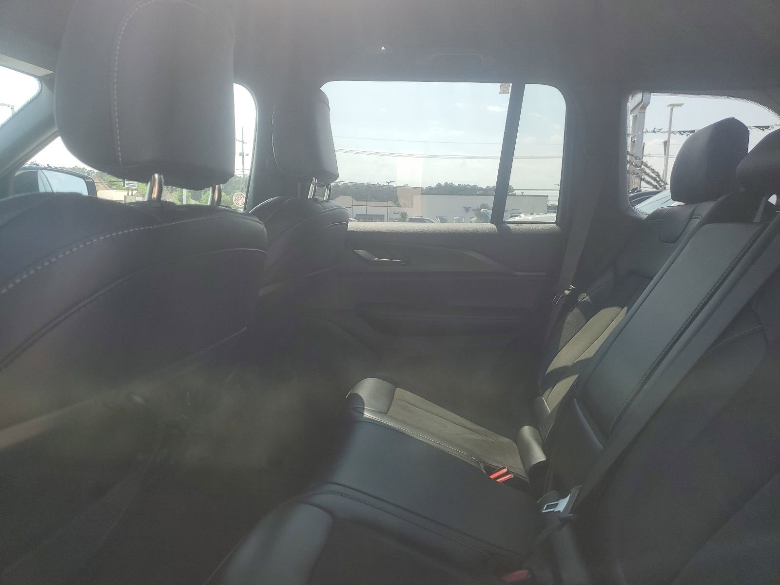 Used 2025 Jeep Grand Cherokee Altitude AWD/4WD image 11