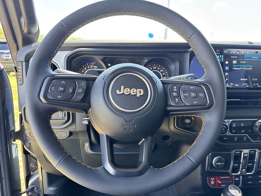 Used 2024 Jeep Gladiator Sport AWD/4WD image 23