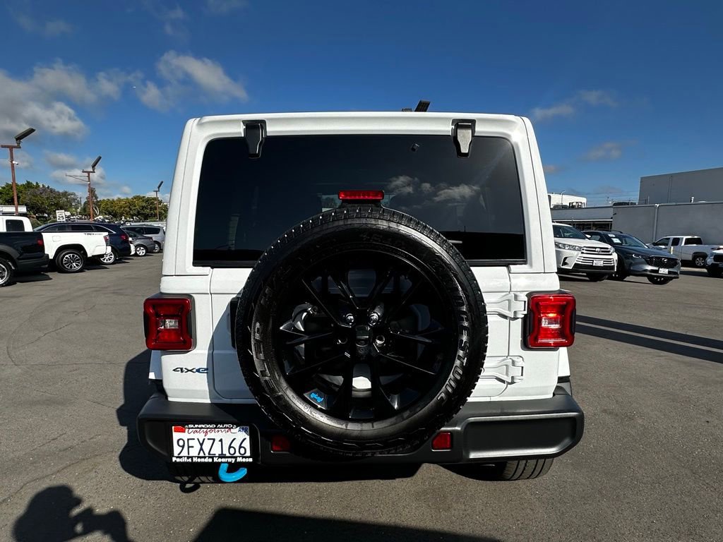 Used 2023 Jeep Wrangler Unlimited Sahara w/ Cold Weather Group AWD/4WD image 9