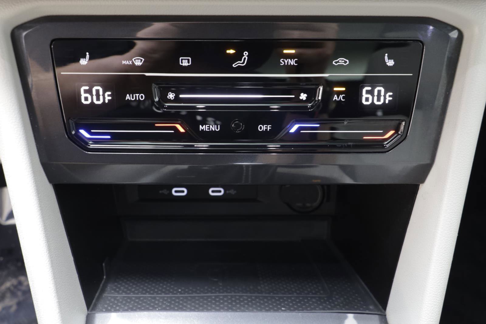 Used 2022 Volkswagen Tiguan SE R-Line image 11