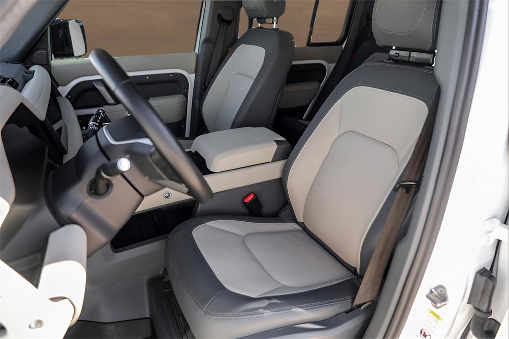 Used 2024 Land Rover Defender 110 X-Dynamic SE image 7
