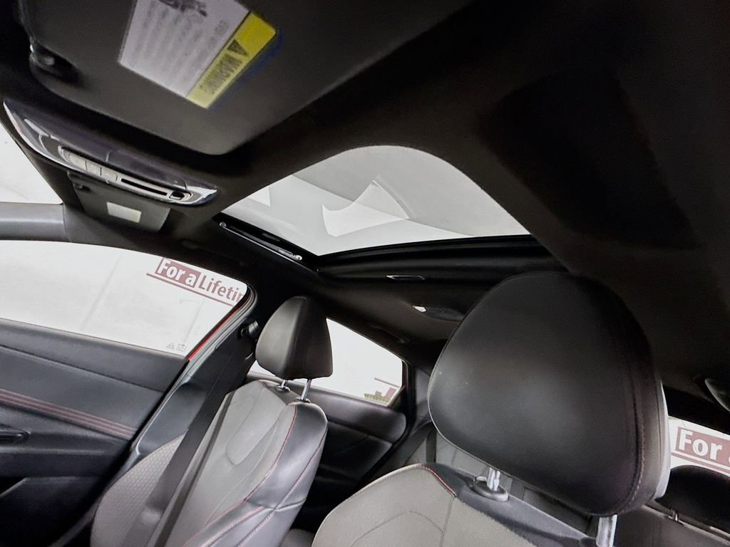 Certified 2022 Hyundai Elantra N Line image 10