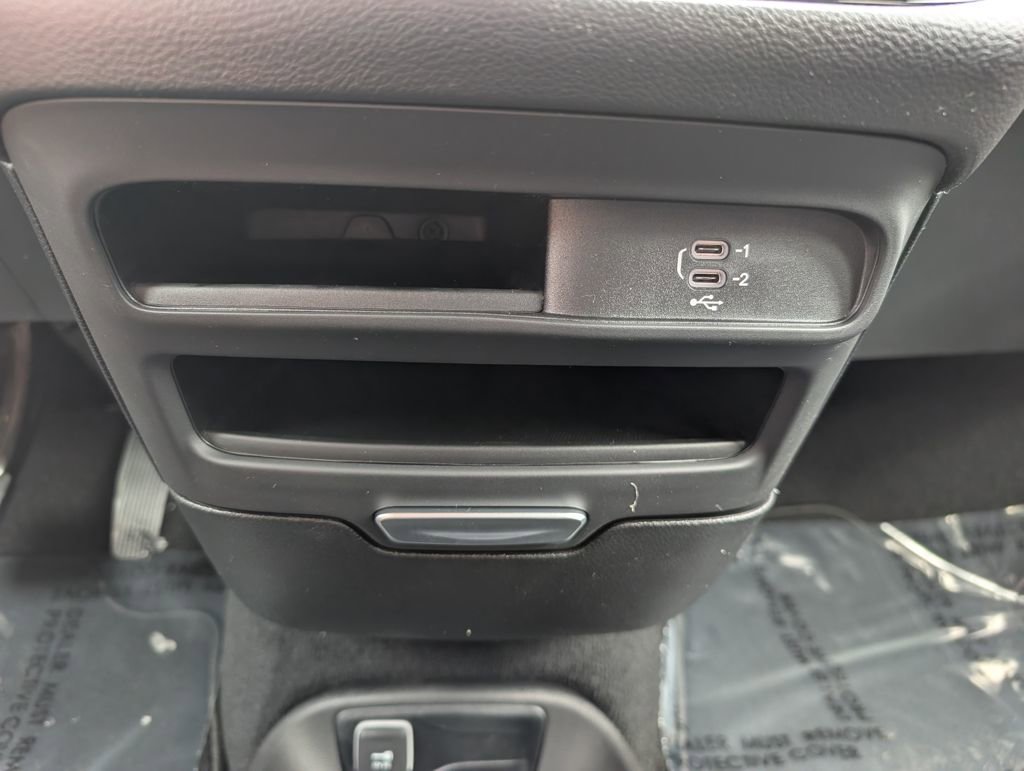 New 2026 Chrysler Voyager LX image 29