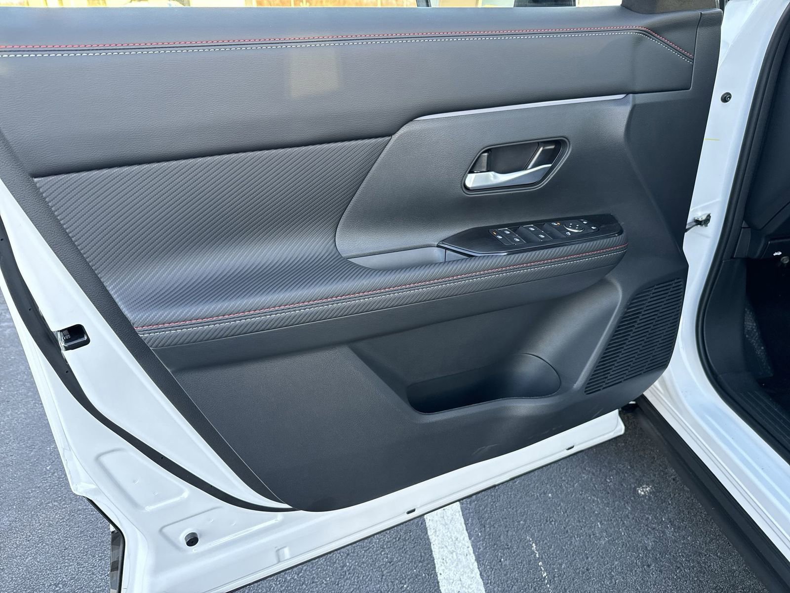 New 2026 Nissan Kicks SR w/ Cold Weather Package image 20