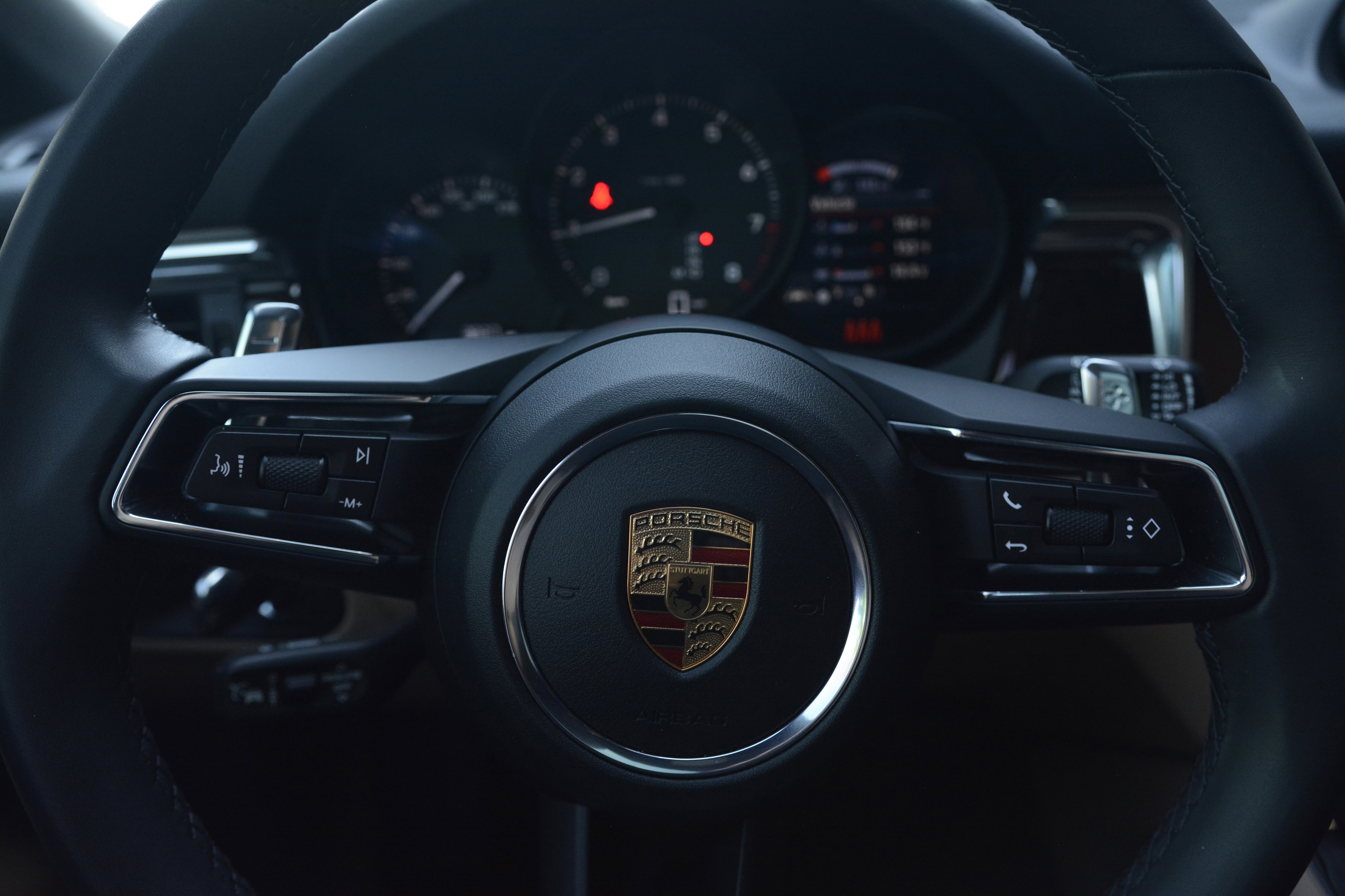 Used 2026 Porsche Macan AWD/4WD image 17