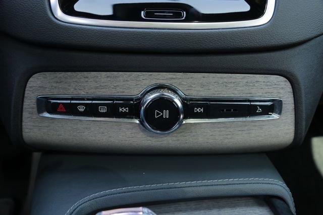 Used 2024 Volvo XC90 T8 Ultimate w/ Lounge Package image 19