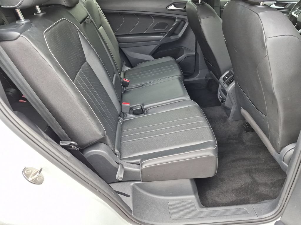 Used 2023 Volkswagen Tiguan SE R-Line FWD image 18