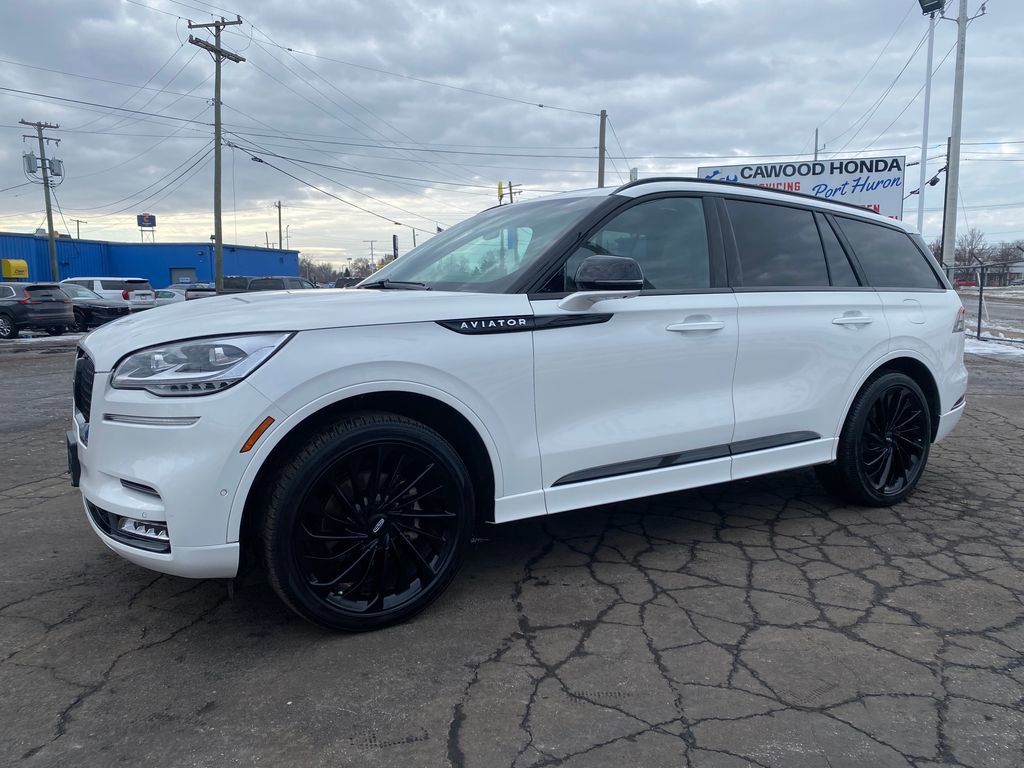 Used 2024 Lincoln Aviator Reserve w/ Equipment Group 201A image 7