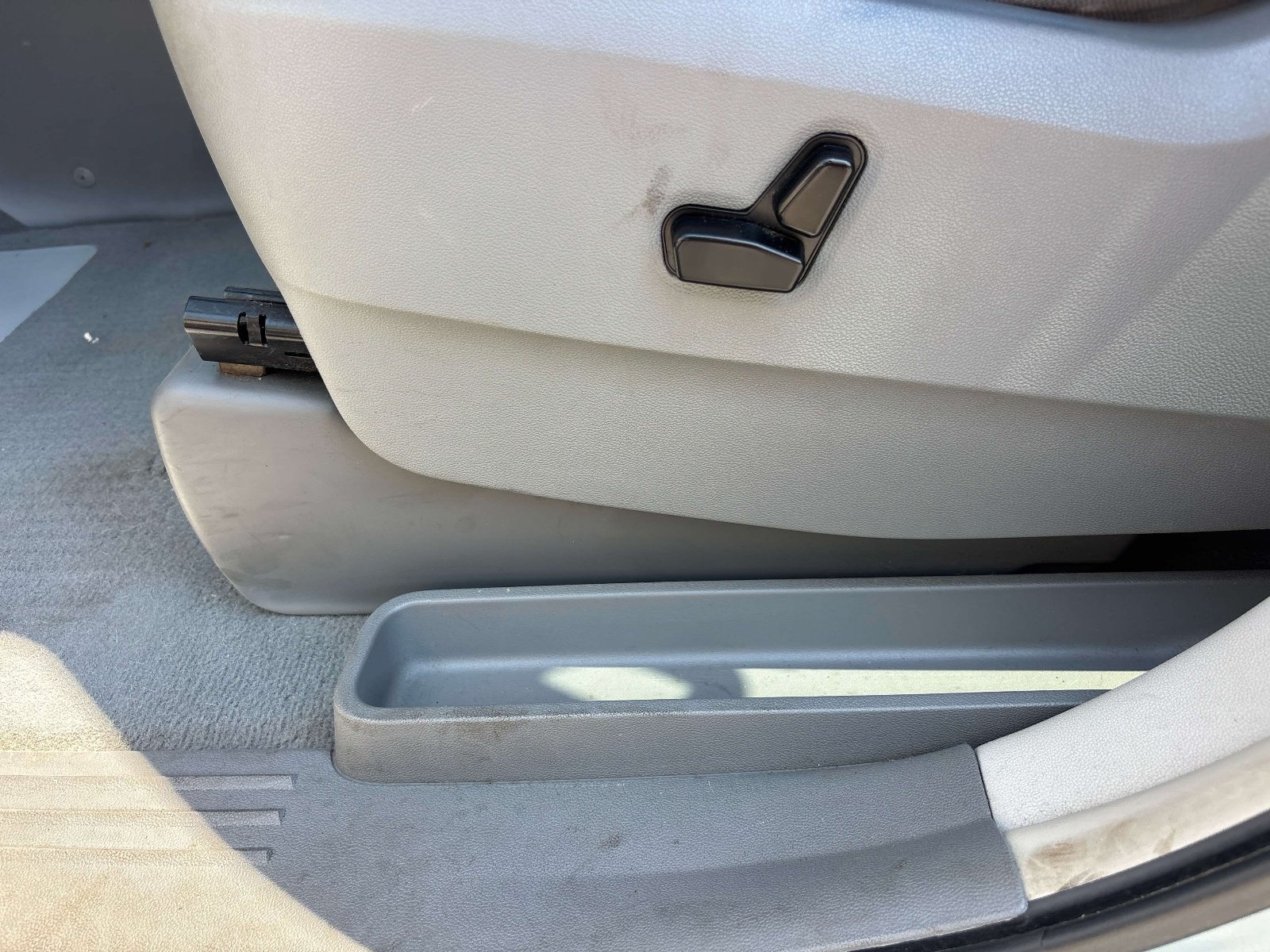 Used 2010 Chrysler Town & Country LX w/ PWR Convenience Group FWD image 21
