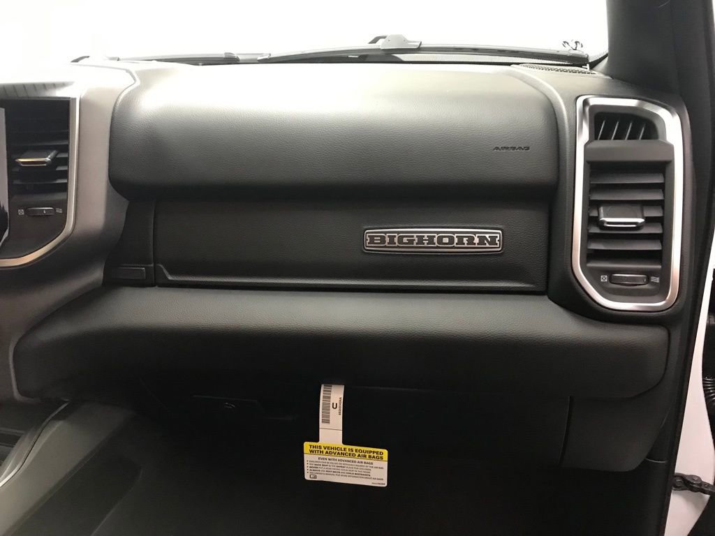 New 2026 RAM 1500 4x4 Crew Cab image 40
