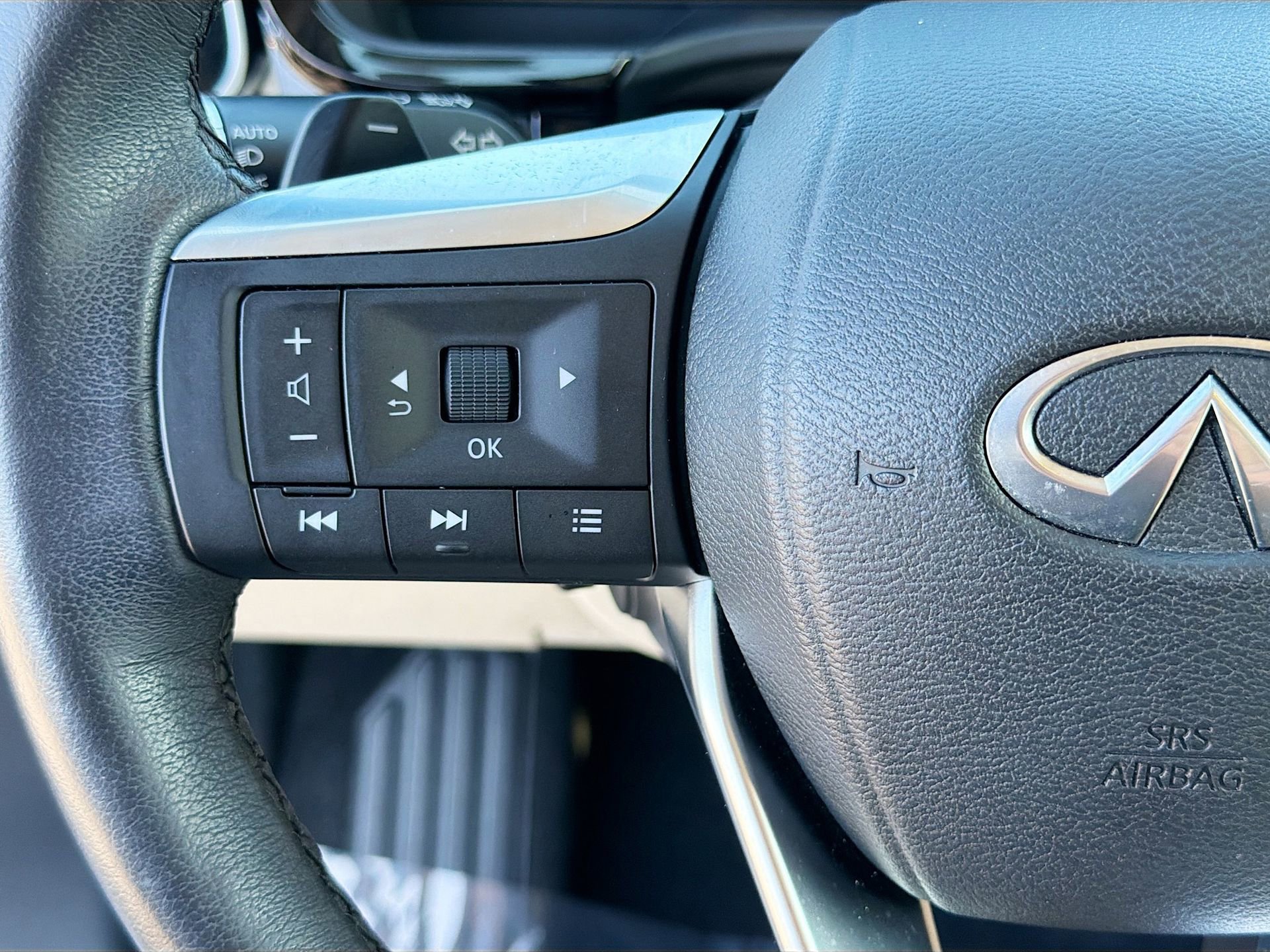 Used 2022 INFINITI QX60 Luxe w/ Cargo Package image 40