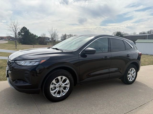 Certified 2024 Ford Escape Active AWD/4WD video 1