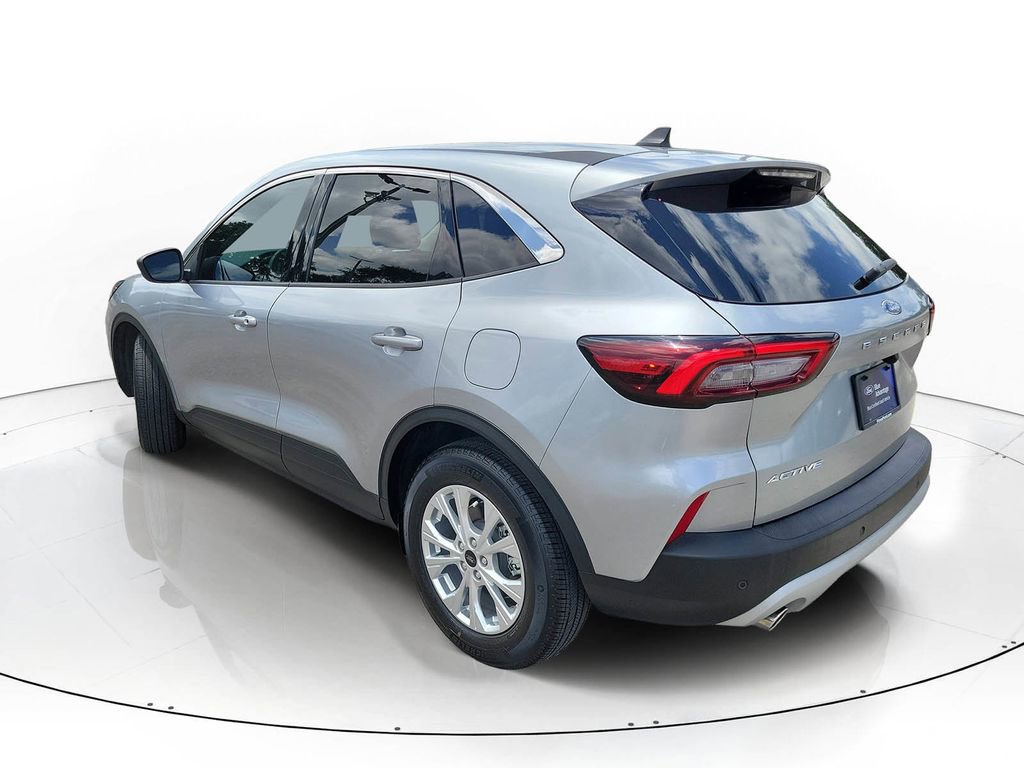Certified 2023 Ford Escape Active w/ Tech Pack #1 FWD image 3