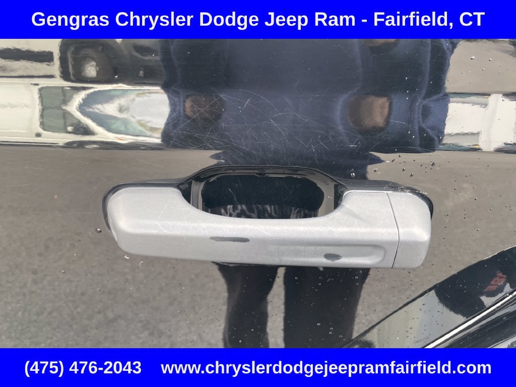 Certified 2024 Jeep Wrangler Unlimited w/ Convenience Group AWD/4WD image 40