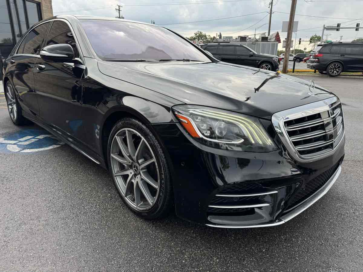 Used 2019 Mercedes-Benz S 560 Sedan image 3