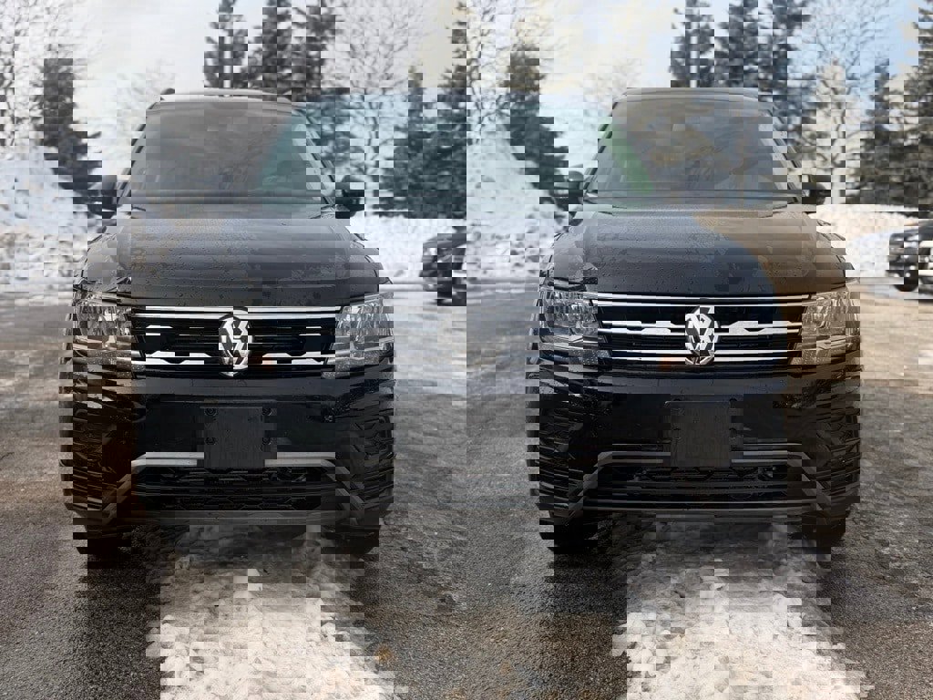 Used 2020 Volkswagen Tiguan S image 2