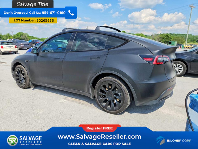 Used 2023 Tesla Model Y AWD image 3