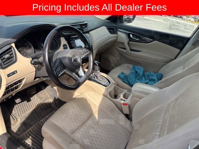Used 2017 Nissan Rogue SV w/ SV Premium Package AWD/4WD image 3