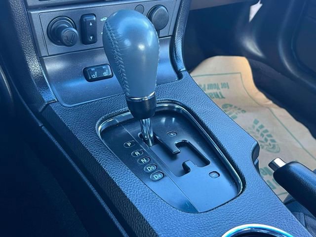 Used 2005 Ford Thunderbird image 29