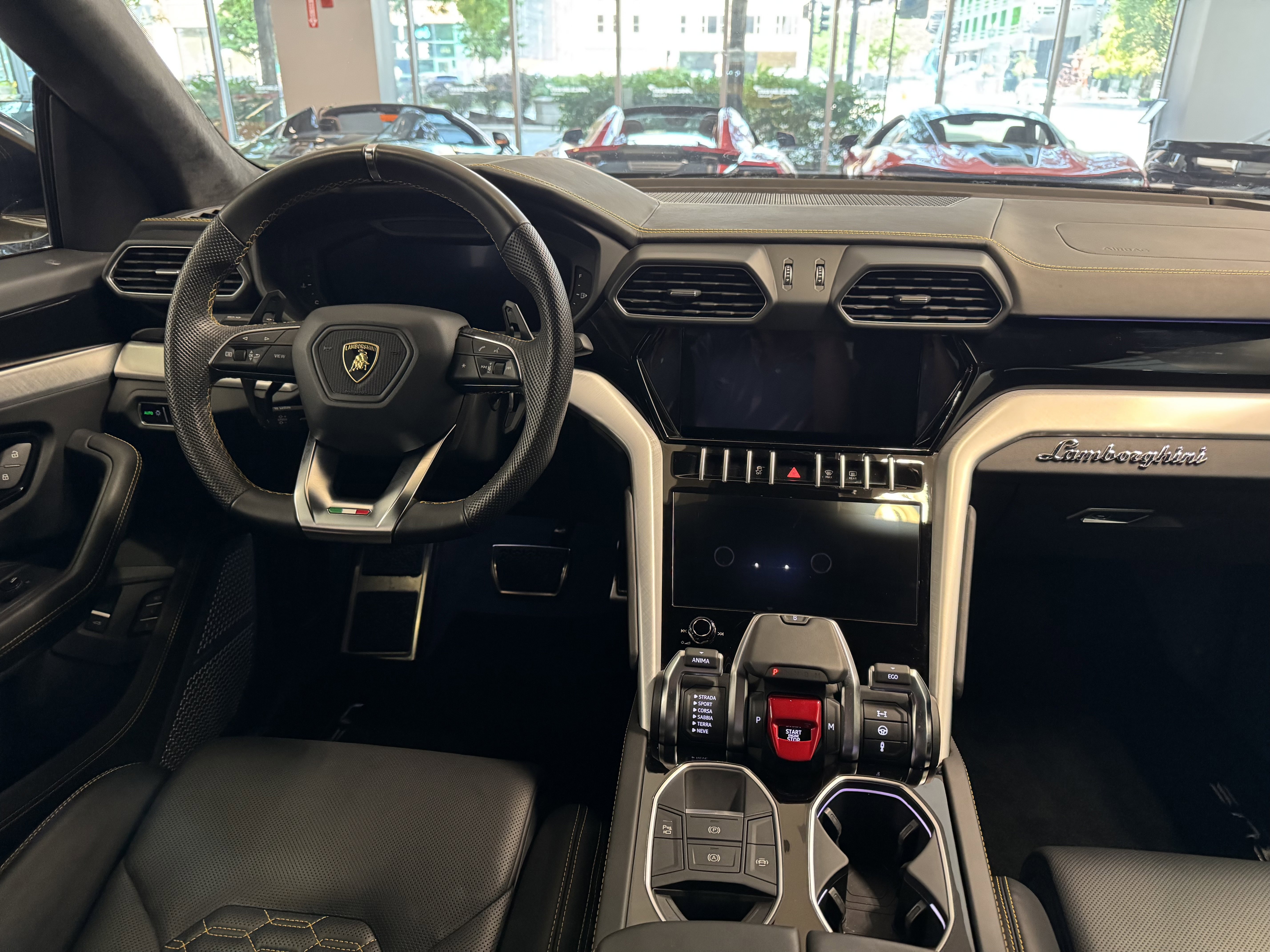 Used 2020 Lamborghini Urus image 3