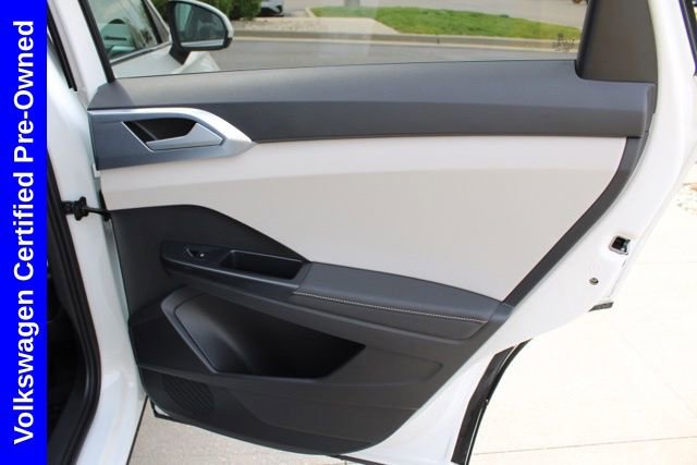 Used 2025 Volkswagen Taos SE w/ Panoramic Sunroof Package AWD/4WD image 23