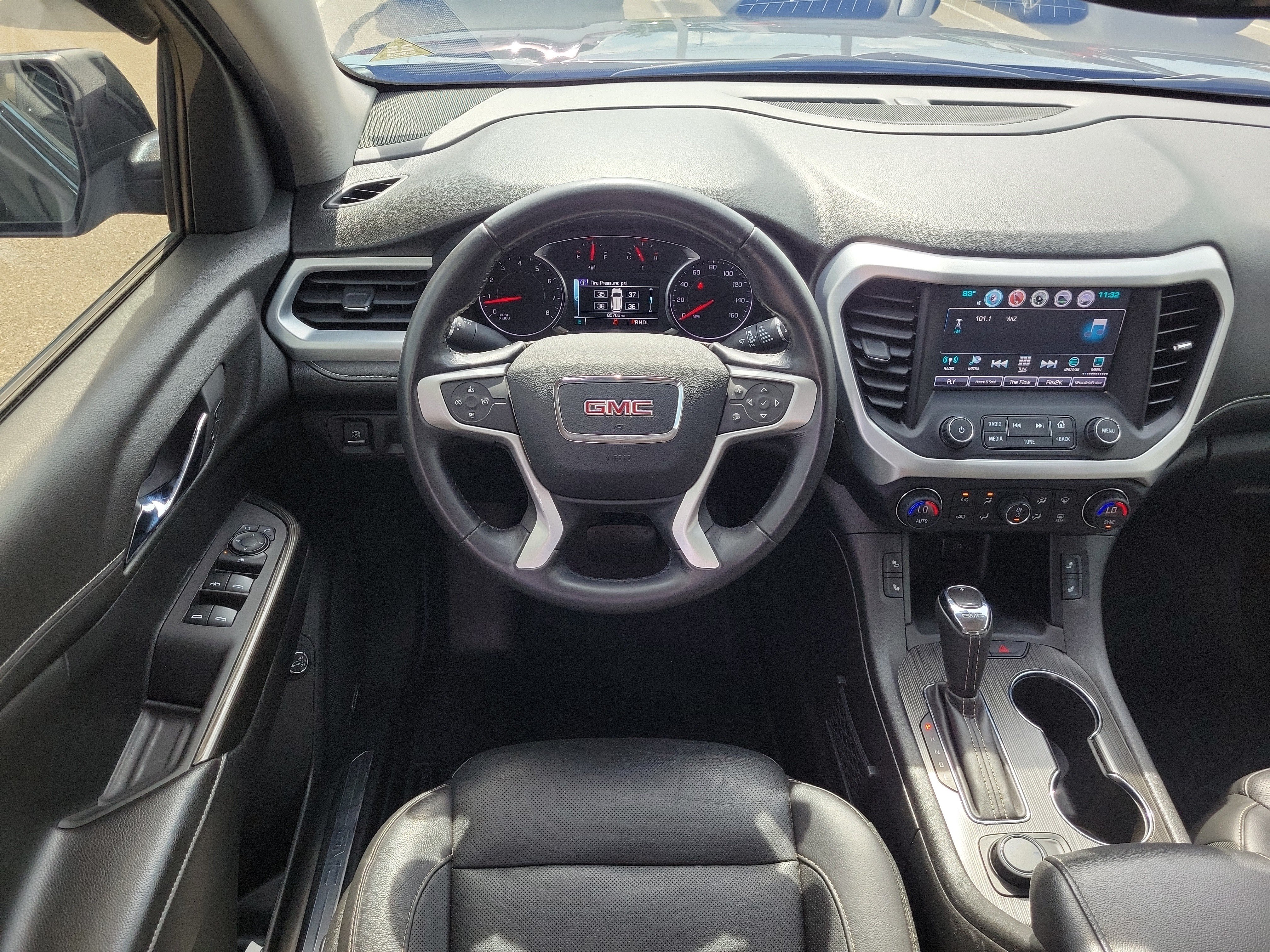 Used 2019 GMC Acadia SLT w/ Black Edition FWD image 10