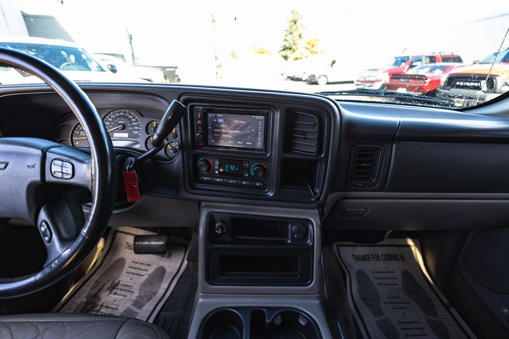 Used 2003 Chevrolet Suburban 4WD image 24