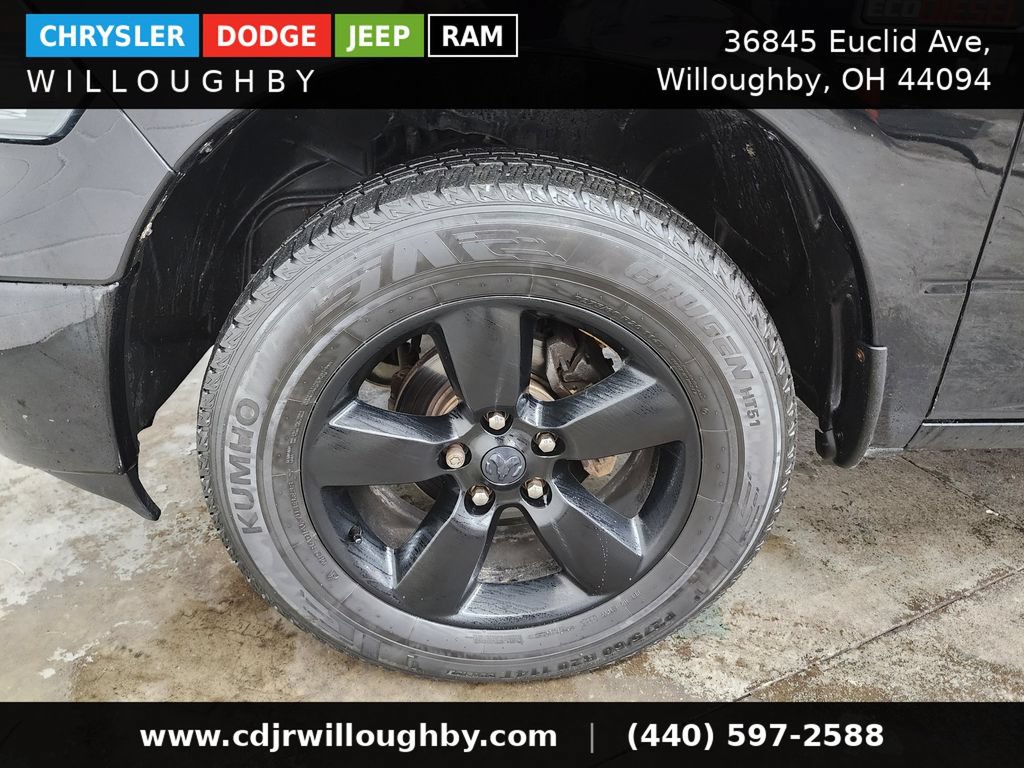 Used 2019 RAM 1500 Classic SLT w/ Black Appearance Group AWD/4WD image 42