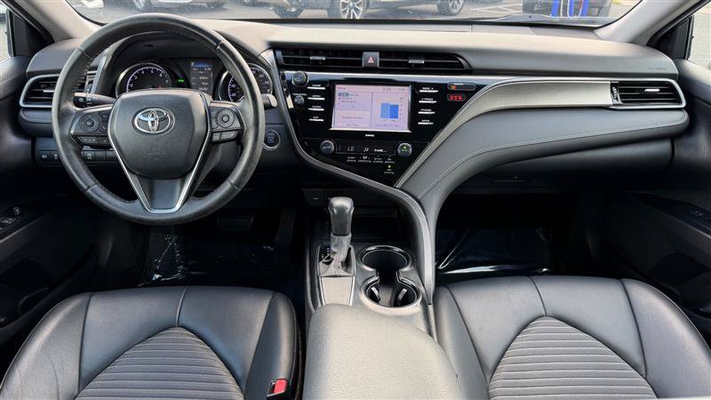 Used 2020 Toyota Camry SE w/ Convenience Package FWD image 17