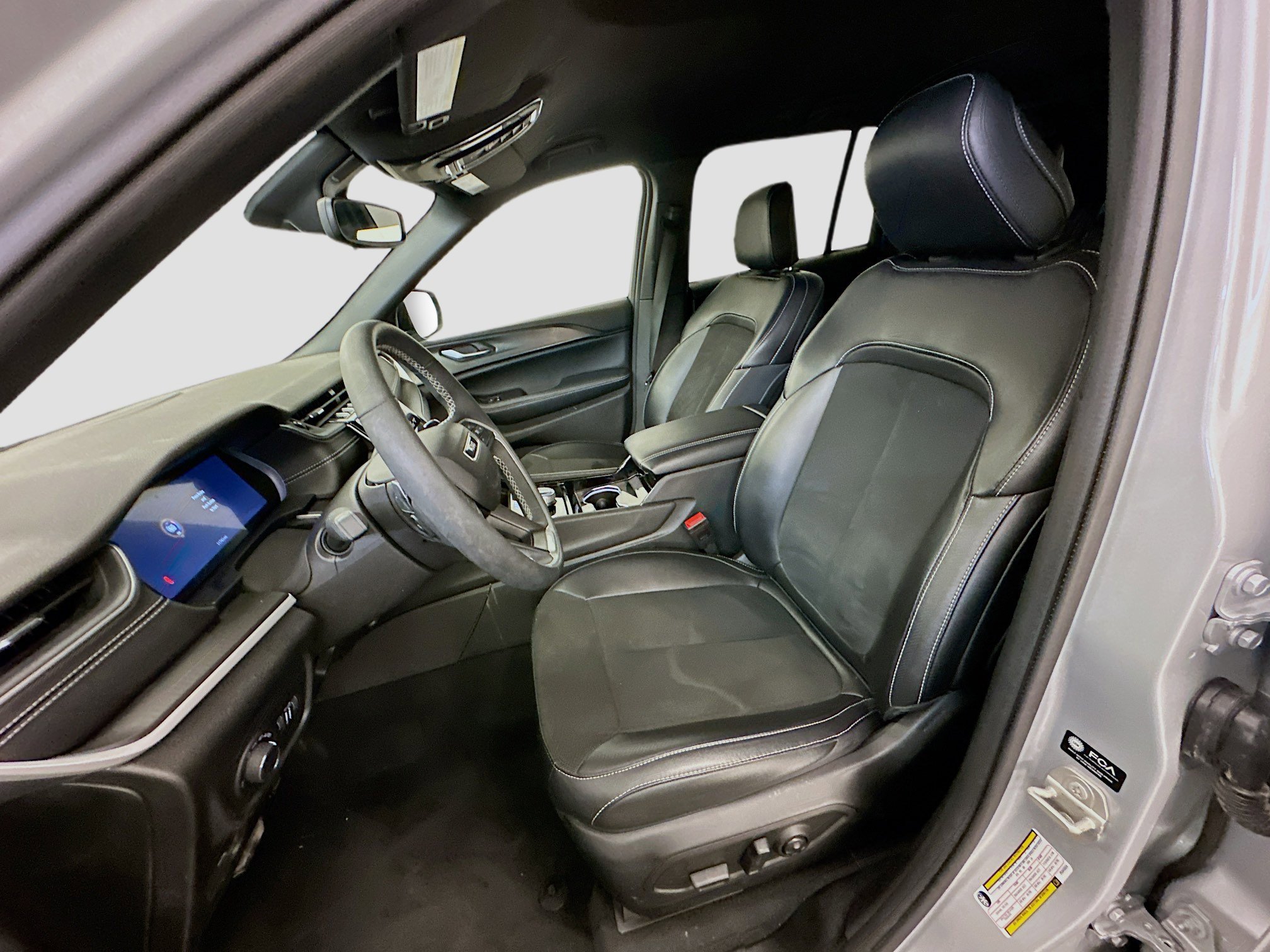 Used 2023 Jeep Grand Cherokee Altitude image 13