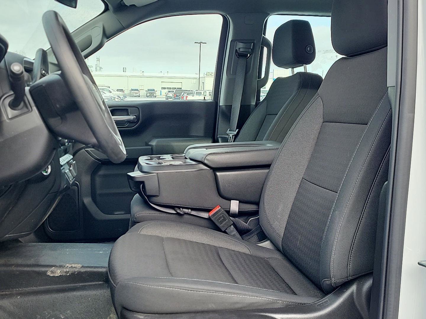 Used 2024 Chevrolet Silverado 1500 W/T w/ Z71 Off-Road Package image 9