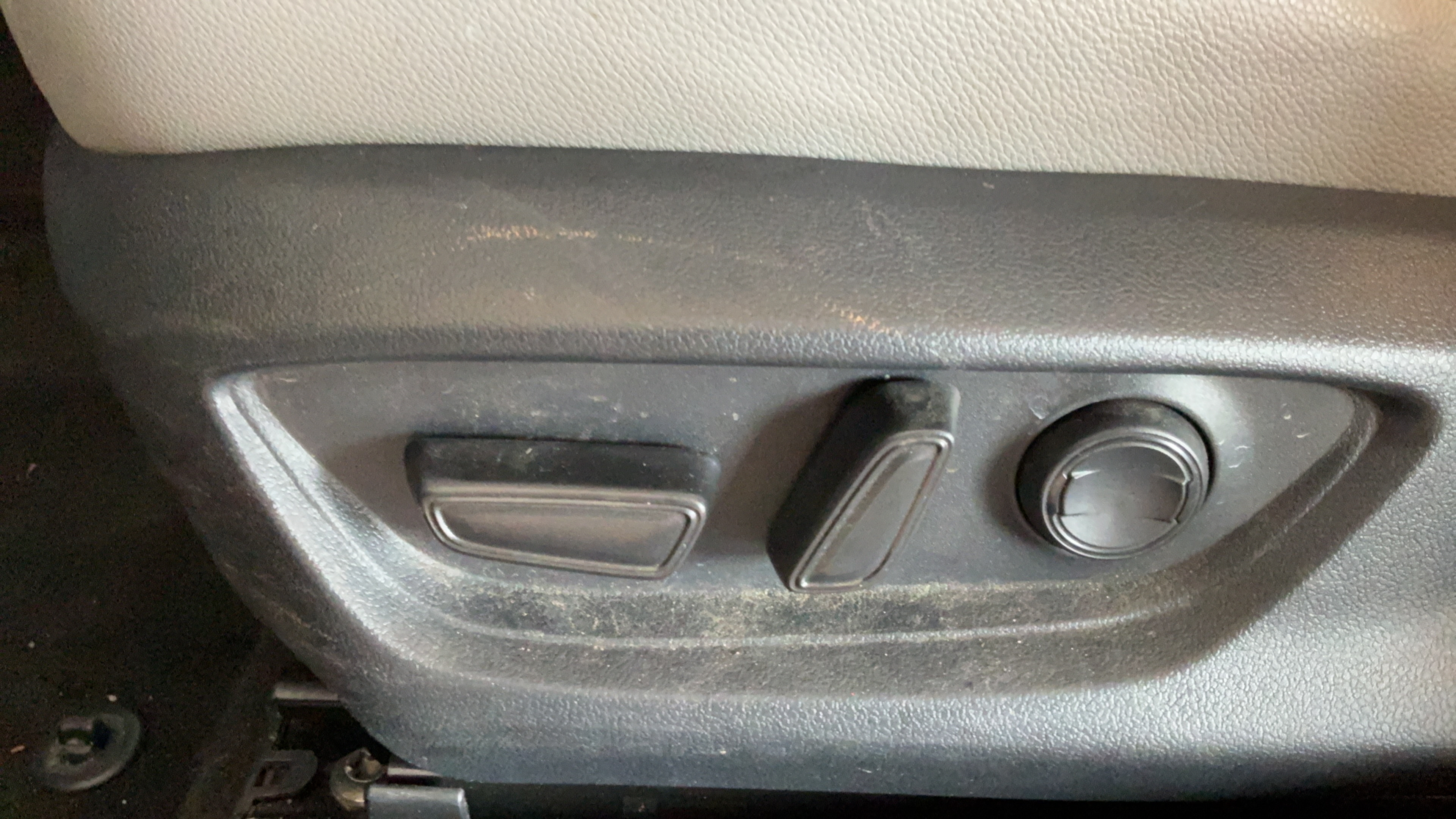 Used 2025 Toyota Camry SE w/ Convenience Package FWD image 23