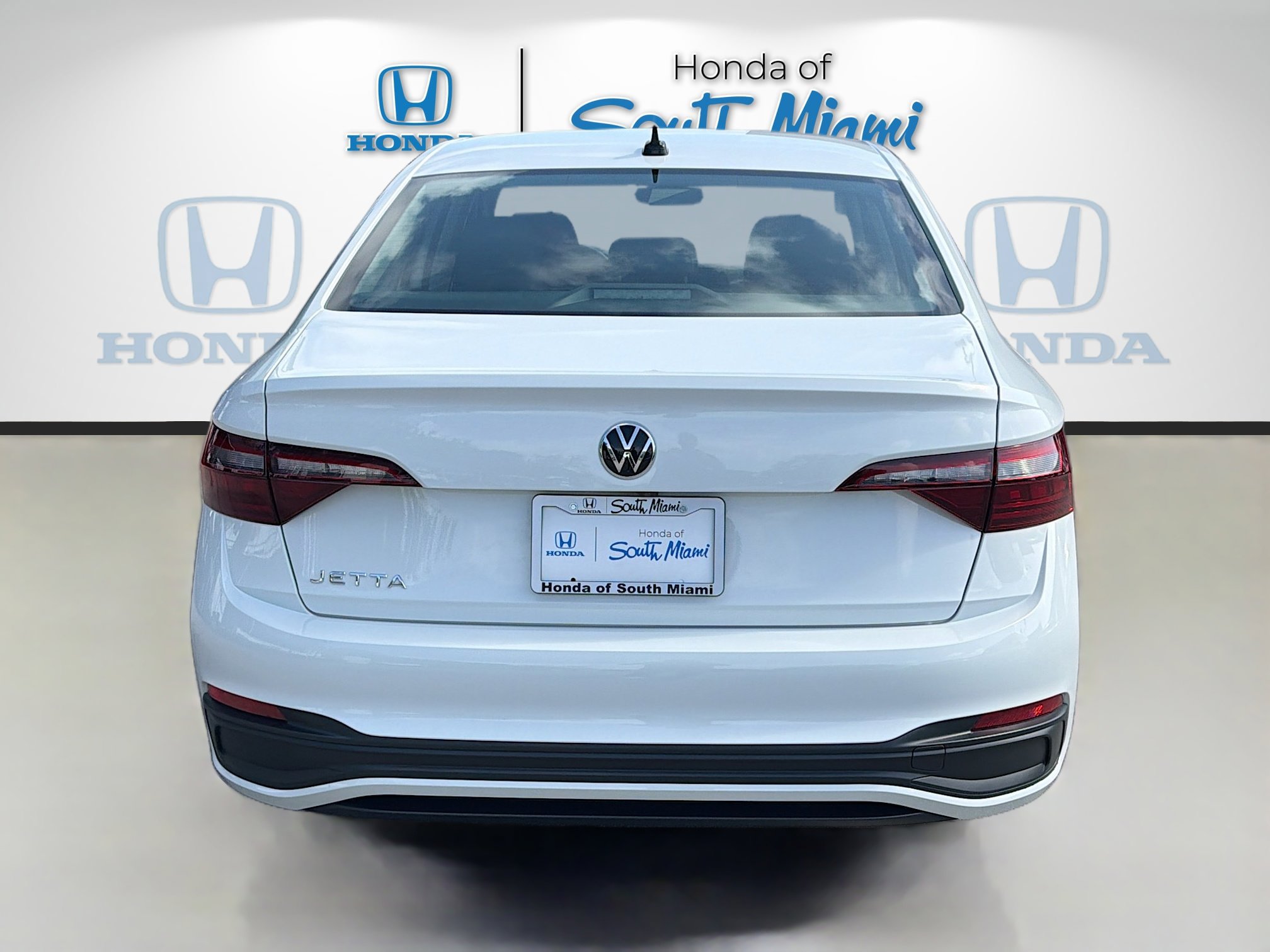 Used 2024 Volkswagen Jetta S image 6