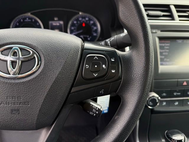 Used 2017 Toyota Camry LE image 12
