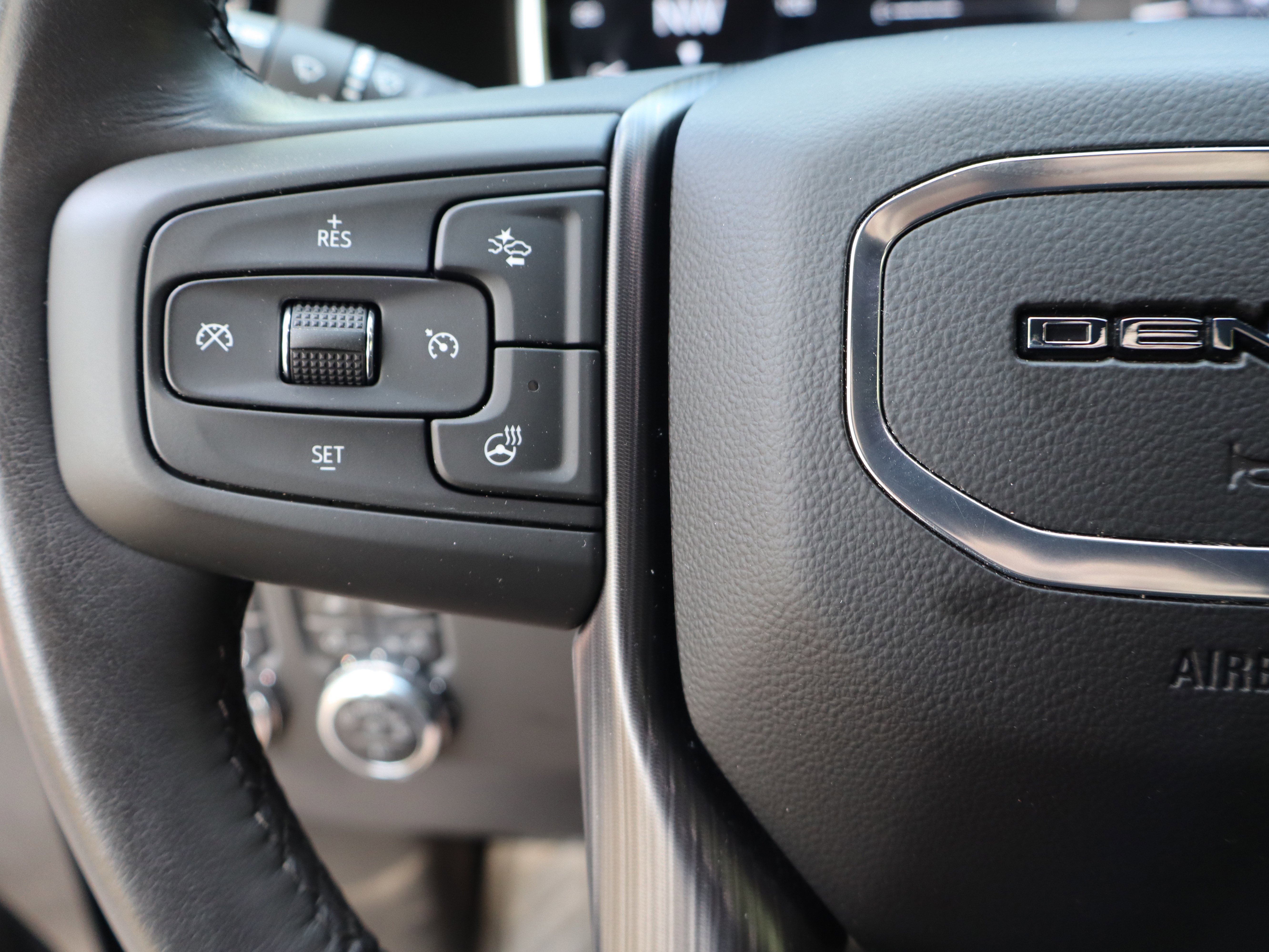 Used 2025 GMC Sierra 2500 Denali Ultimate image 27