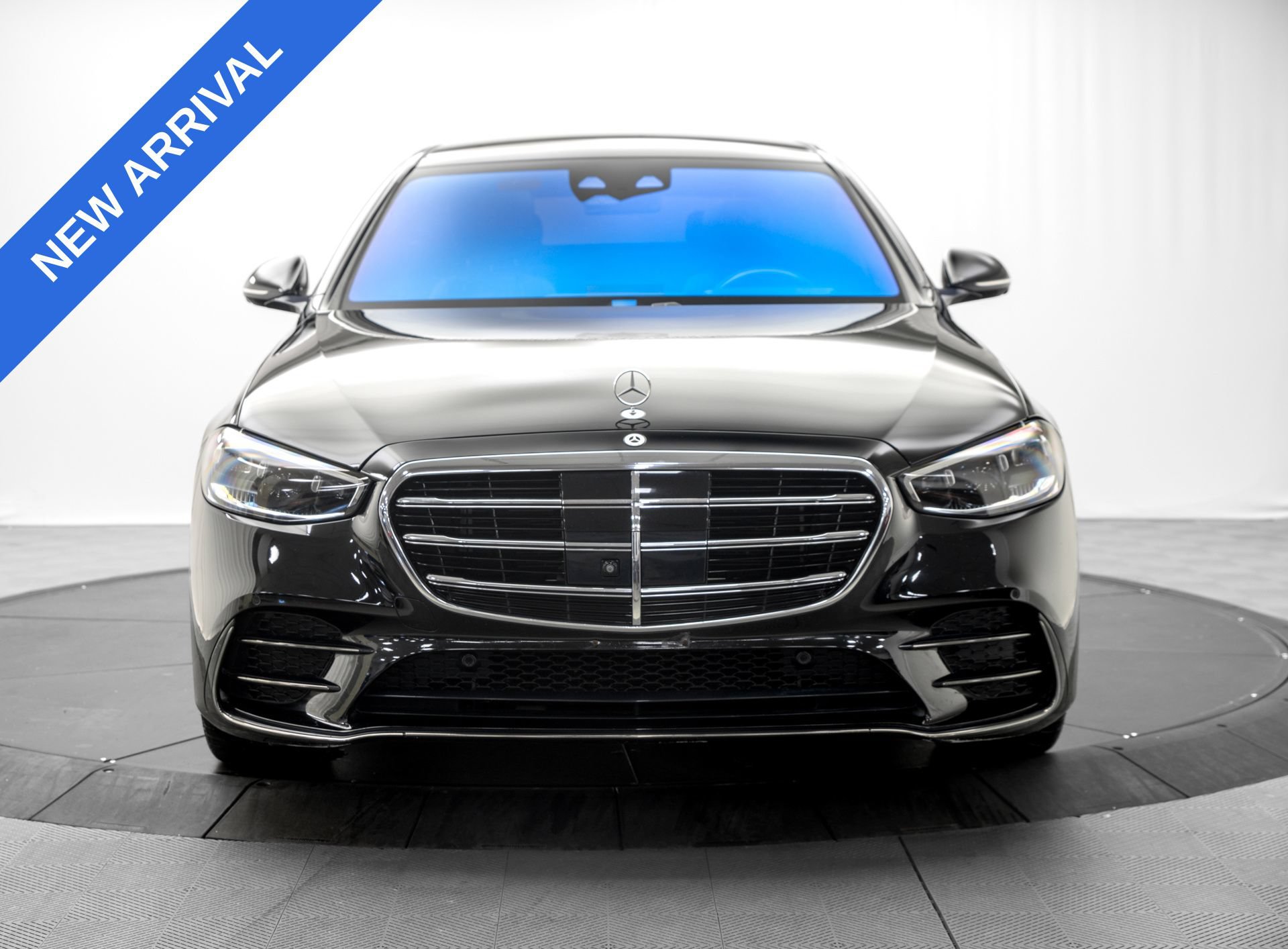 Used 2023 Mercedes-Benz S 500 4MATIC image 2