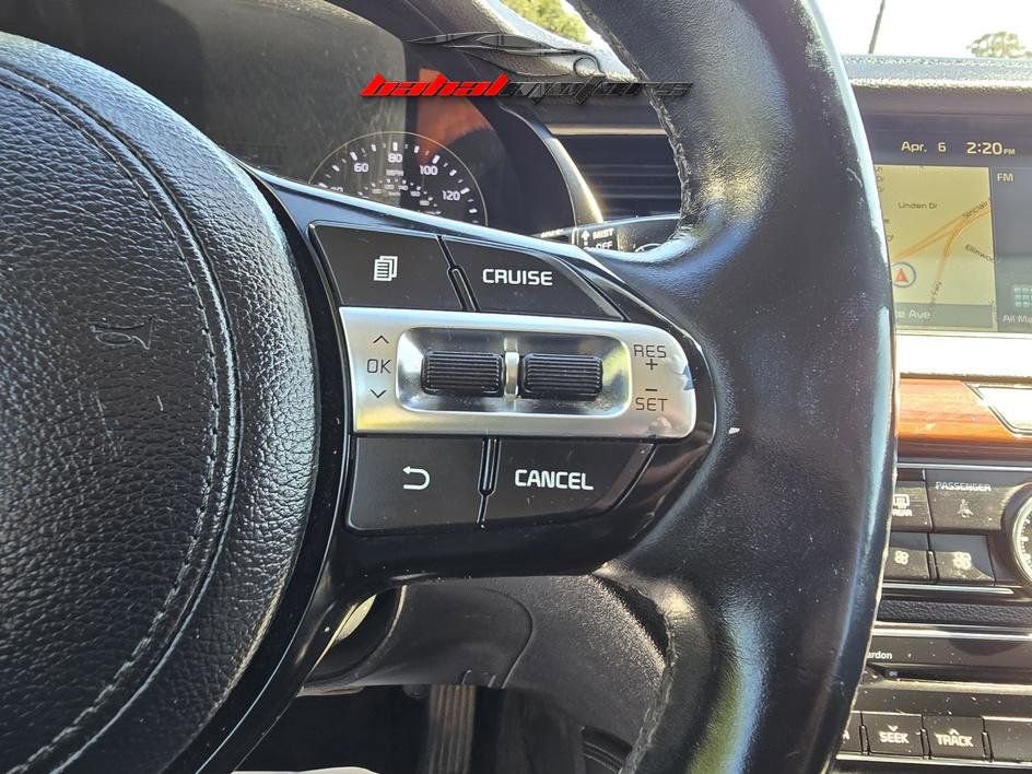 Used 2017 Kia Cadenza Premium w/ Luxury Package image 26
