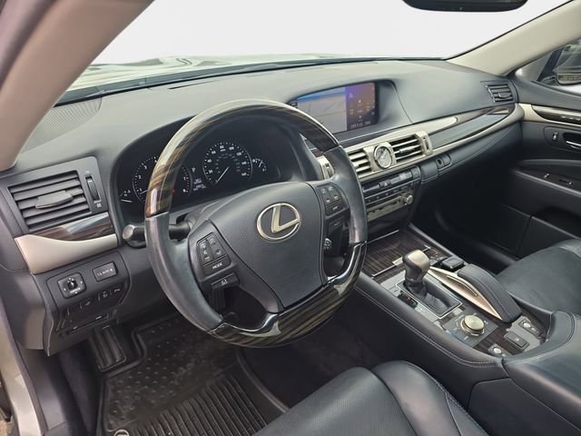 Used 2017 Lexus LS 460 AWD w/ Comfort Package image 19