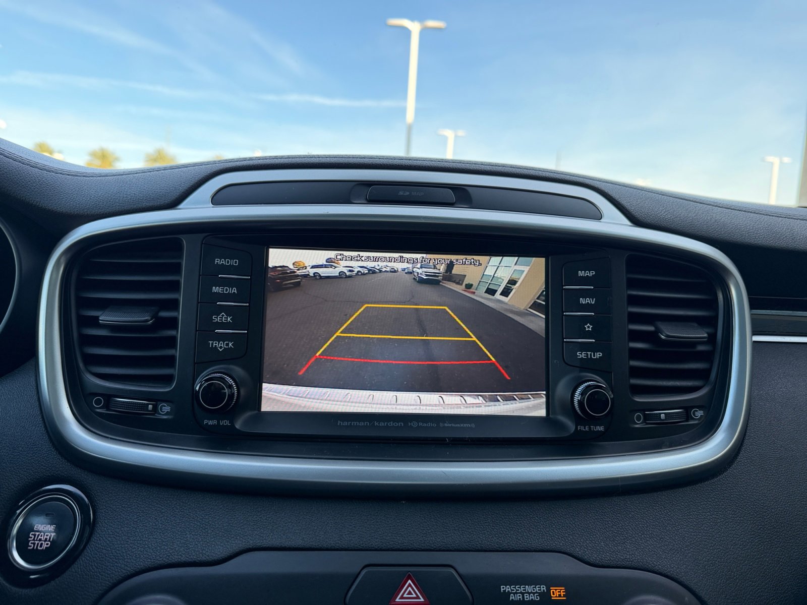 Used 2019 Kia Sorento SX image 29